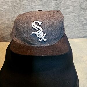59fifty Chicago whitesox hat, size 7 1/2, grey,black, men